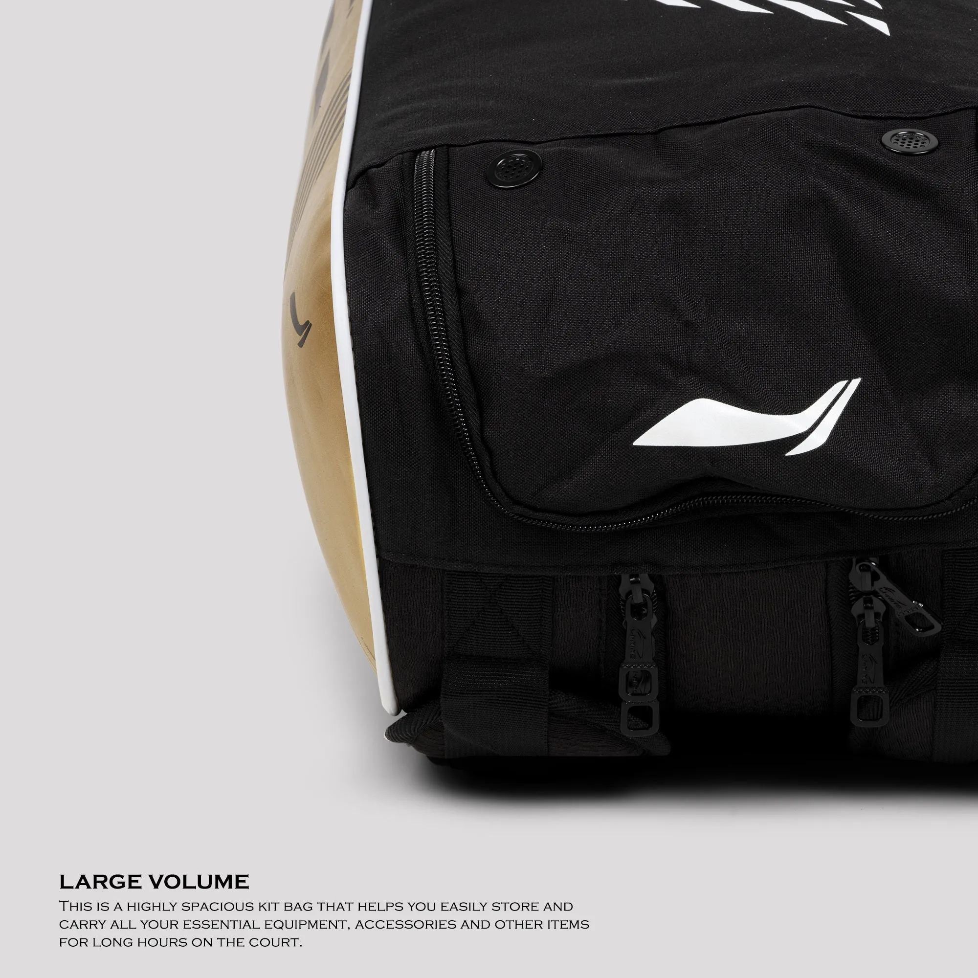 Li-Ning Parallel Kit Bag (Black / Gold) (Size - M/50 L)